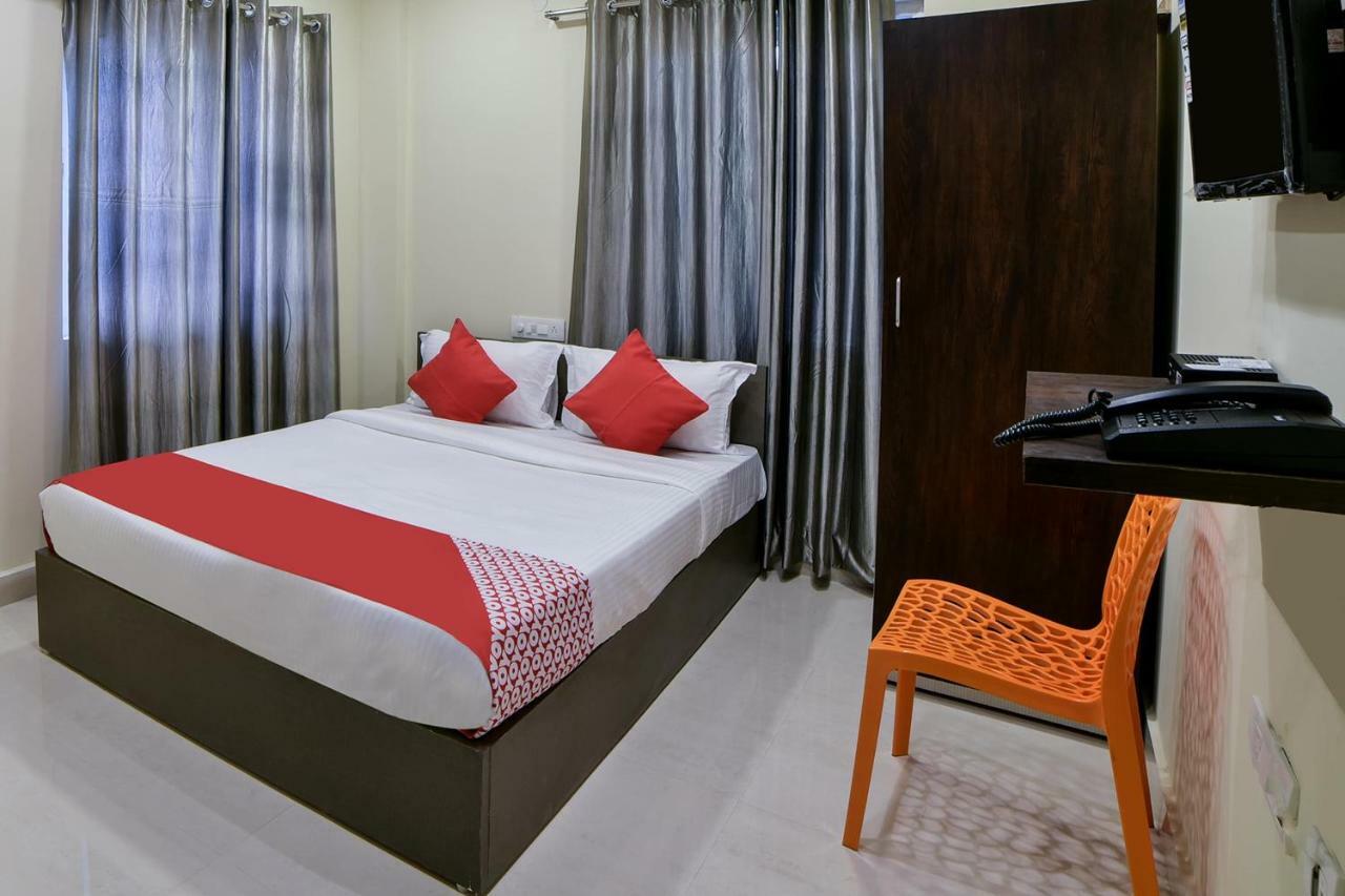 Oyo 16606 Iconic Living Hotell Hyderabad Exteriör bild