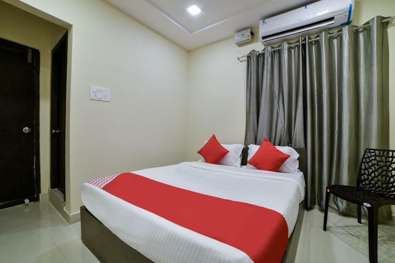 Oyo 16606 Iconic Living Hotell Hyderabad Exteriör bild